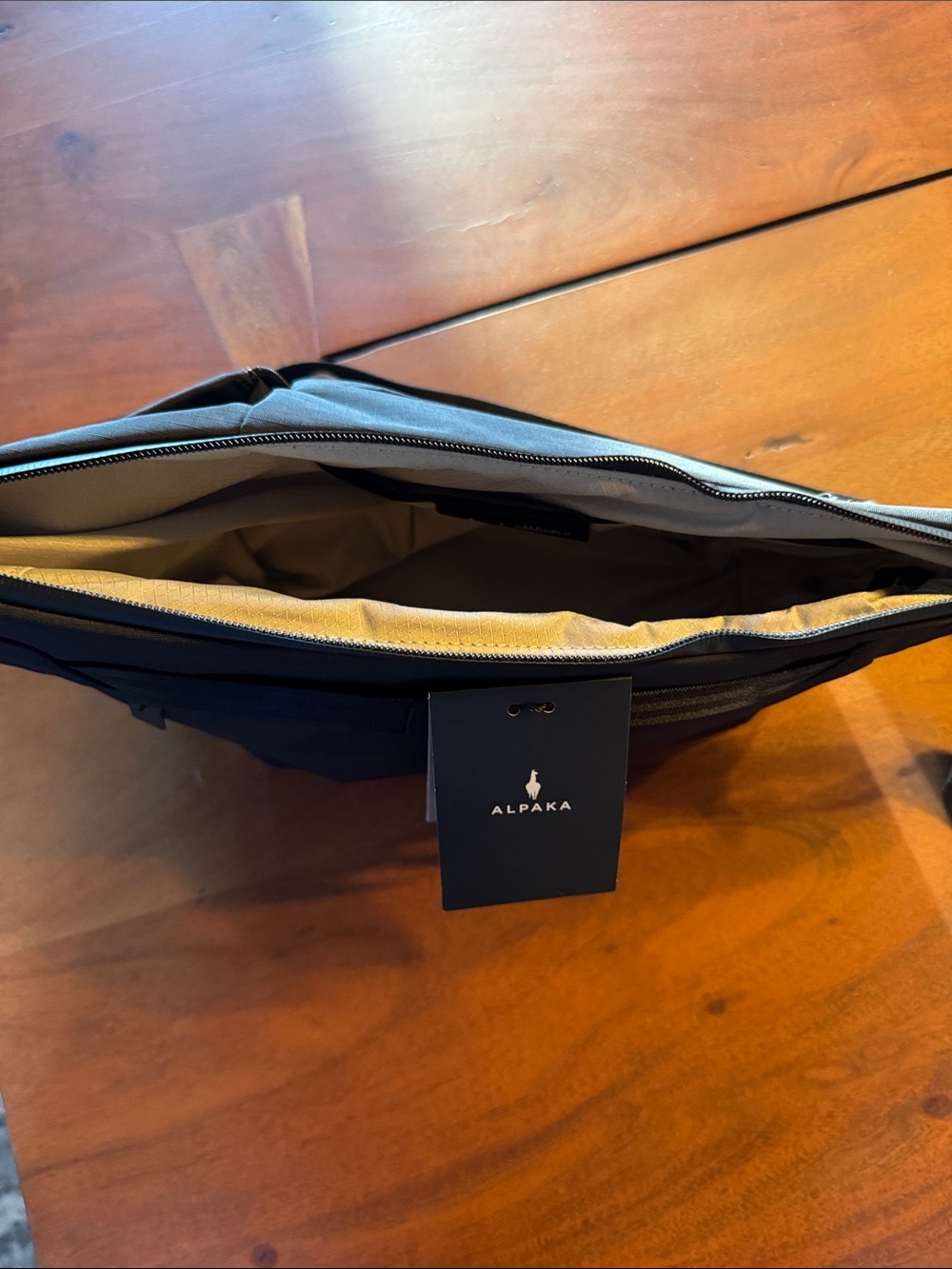 ALPAKA Flow Satchel 4L Black Axoflux 210D Crossbody Sling Bag NWT EDC Travel - Picture 10 of 11